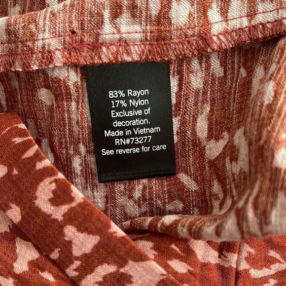 Simply Vera Vera Wang V-Neck Top l SIZE M - Picture 7 of 8